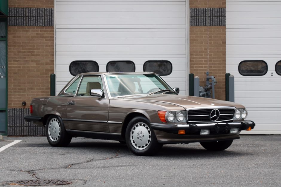 5500-Mile 1989 Mercedes-Benz 560SL