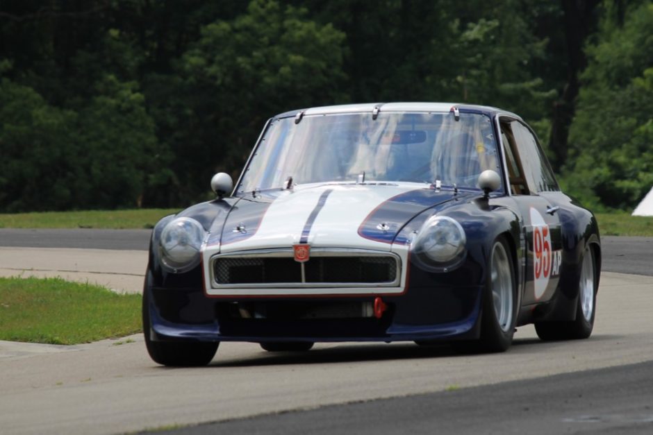 1969 MGB GT V8 Racer