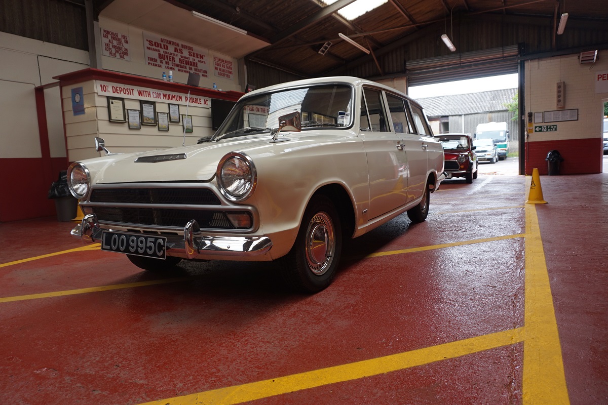 Ford Cortina Estate 1500 DeLux