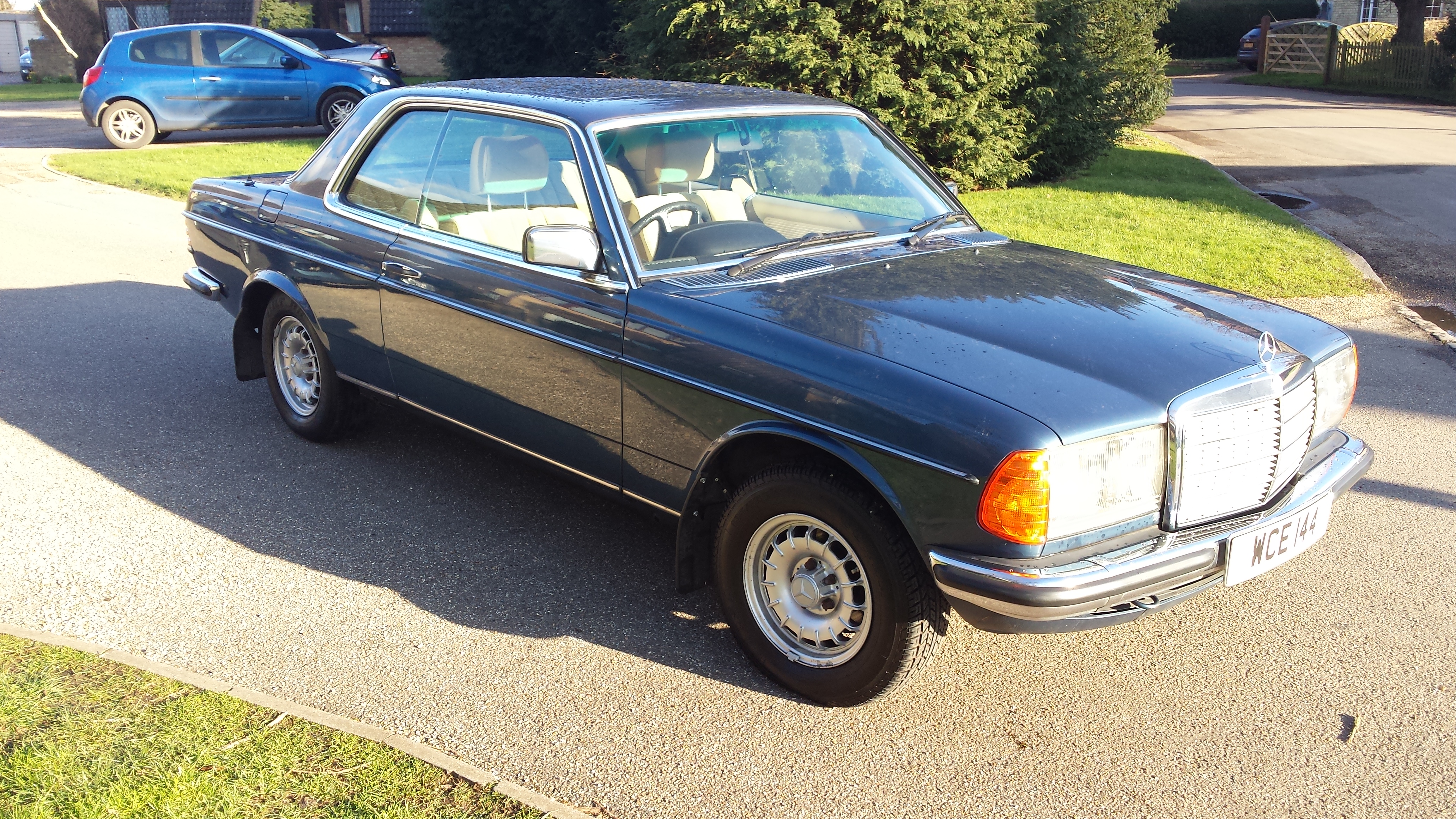 1981 Mercedes-Benz W123 230 CE Coupe