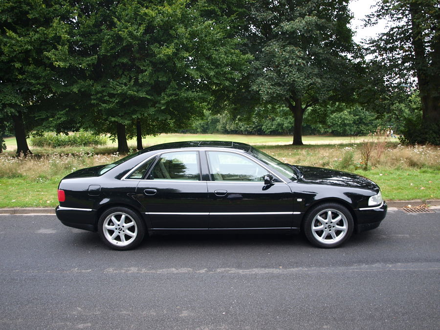 2002 Audi A8 4.2 Quattro Saloon