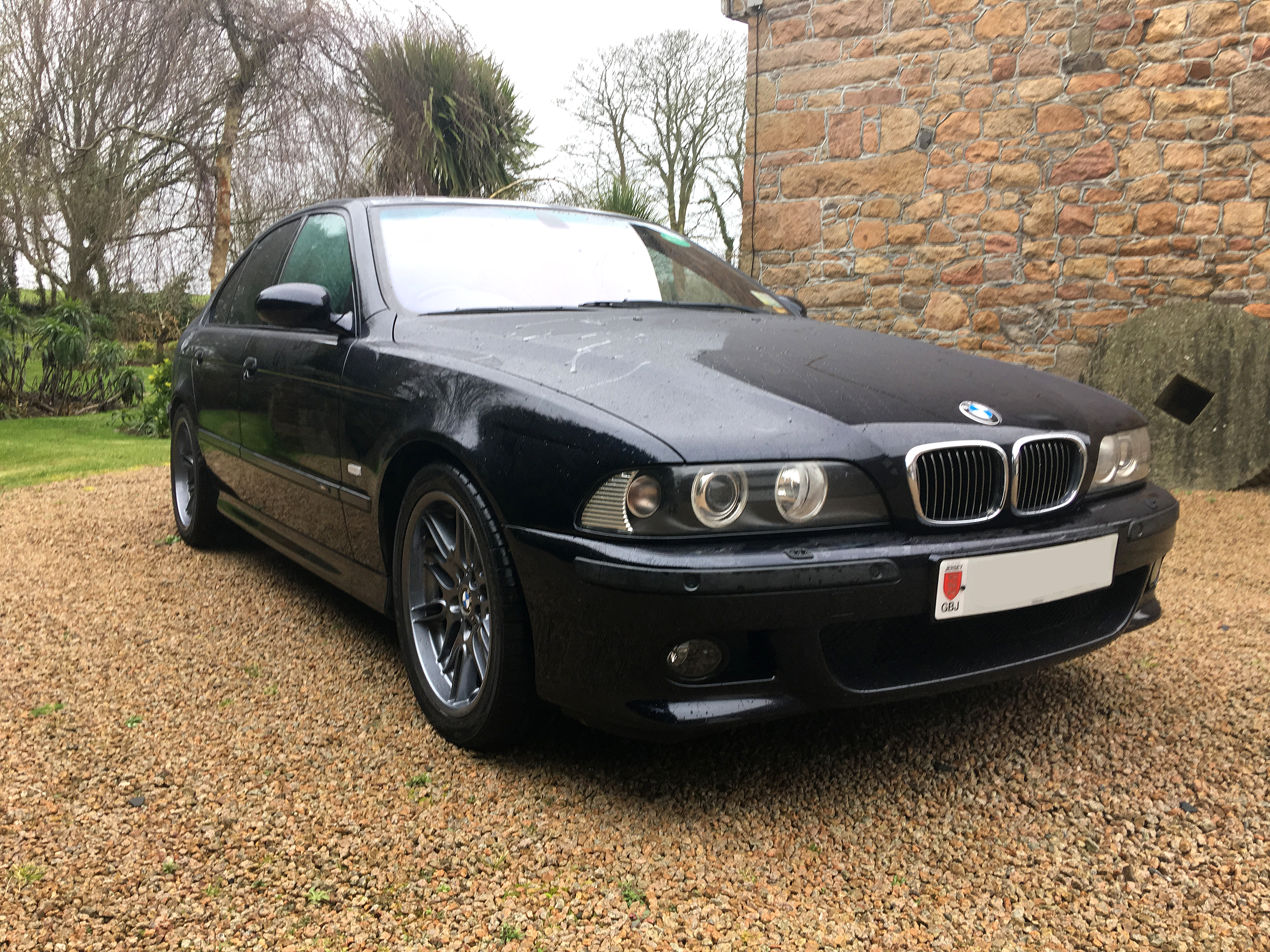 2002 BMW M5 (E39)