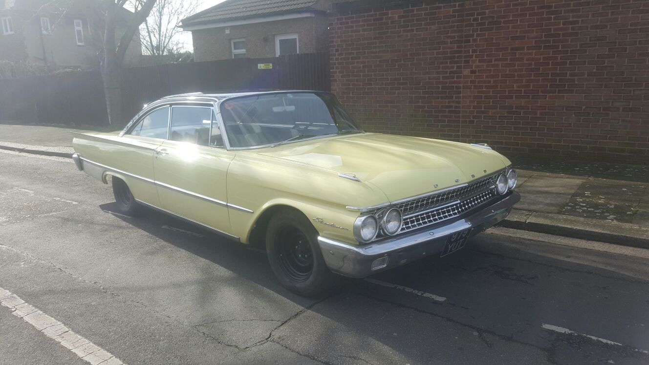 1961 Ford Galaxie Starliner