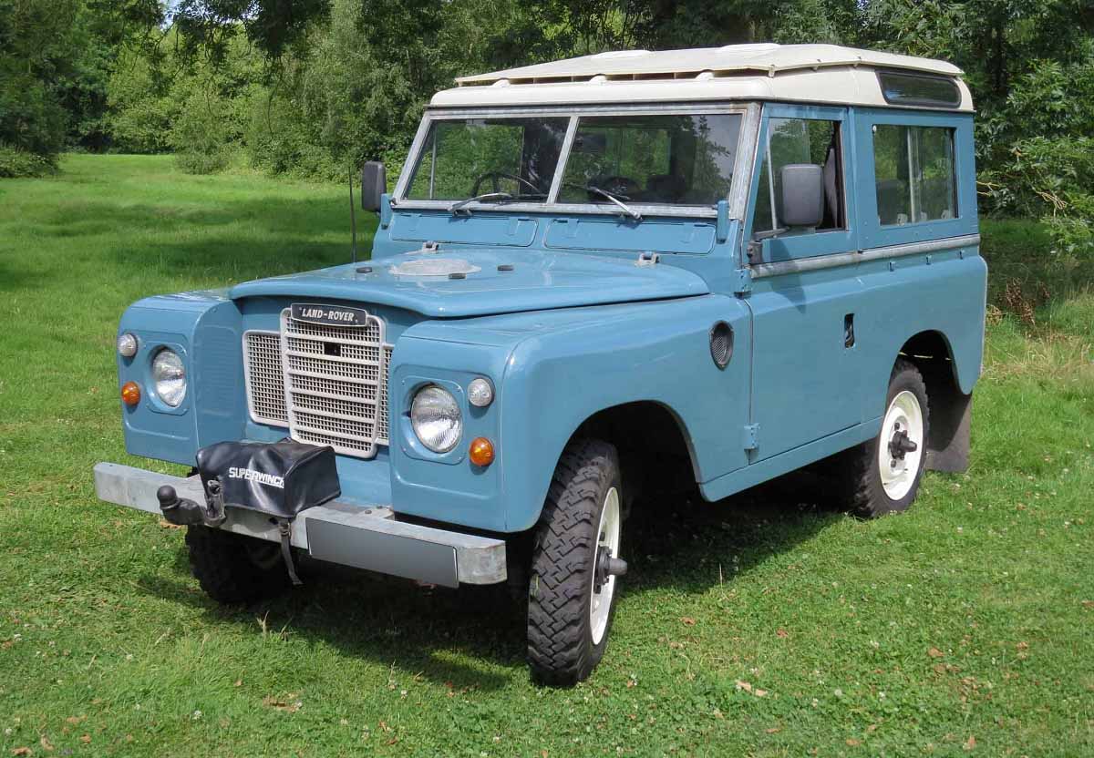 Land Rover 88″ Station Wagon 1974