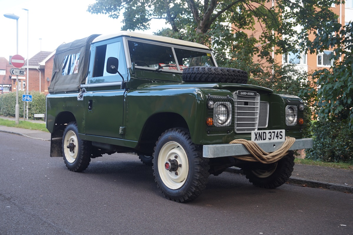 Land Rover 88″ – 4 Cyl 1978