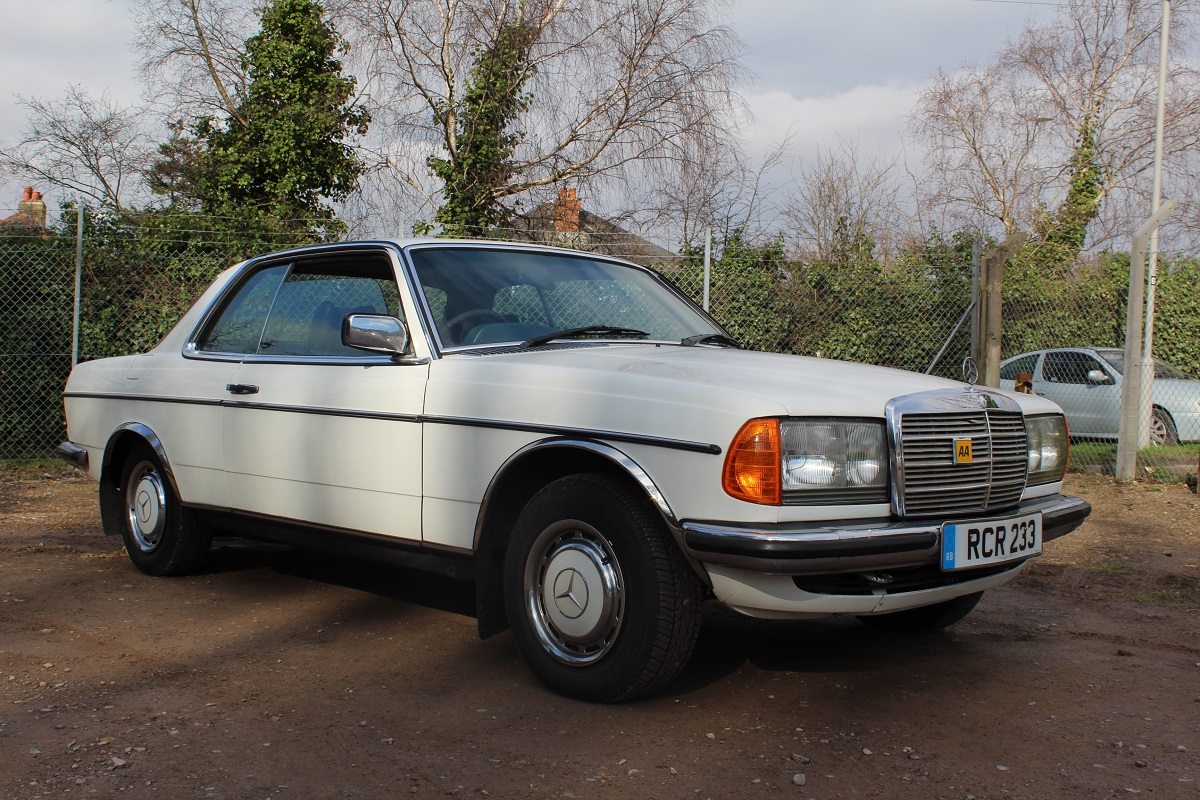 Mercedes 230 CW Auto 1978