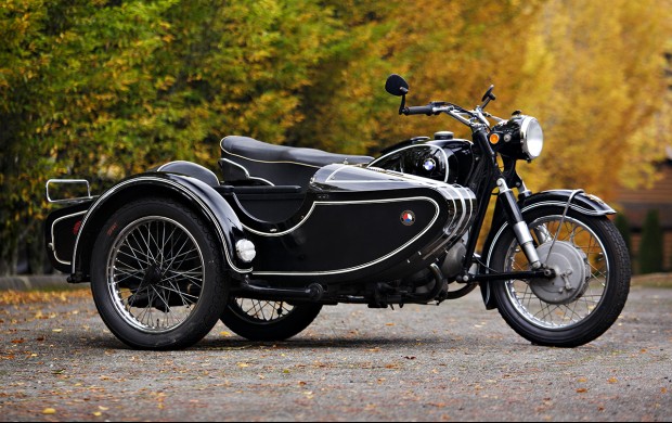 1969 BMW R60/2 with Hollandia Sidecar