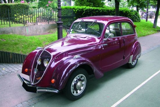 PEUGEOT 202 berline 1938  NÂ° de sÃ©rie : #444218 Moteur : 4 cylindres e