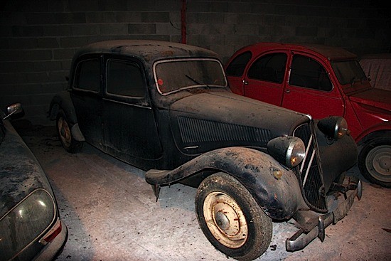 CITROEN Traction 11 aprÃ¨s 1952. VÃ©hicule dans son jus Ã  reprendre et