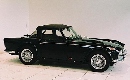 TRIUMPH TR4 A 1967 #CT76768 Couleur british racing green sombre, int
