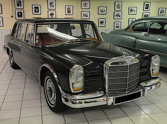 MERCEDES 600 1966 # 1000 121 2000 709 IntÃ©rieur cuir rouge