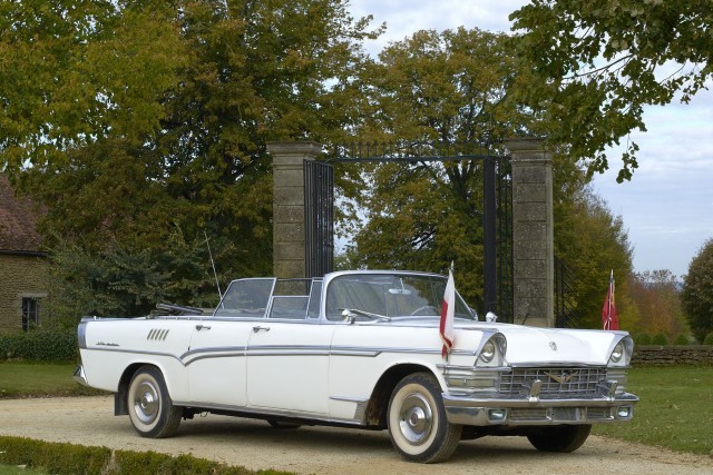 1960 ZIL TYPE 111 CABRIOLET DE PARADE NO RESERVE