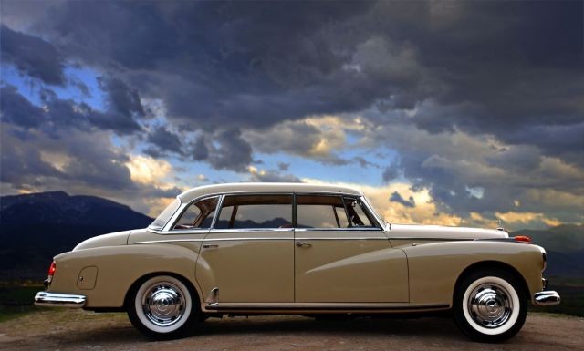 1958 MERCEDES BENZ 300D (W189)
