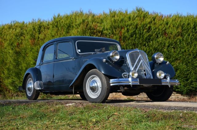 1955 CitroÃ«n Traction 15-Six H berline no reserve