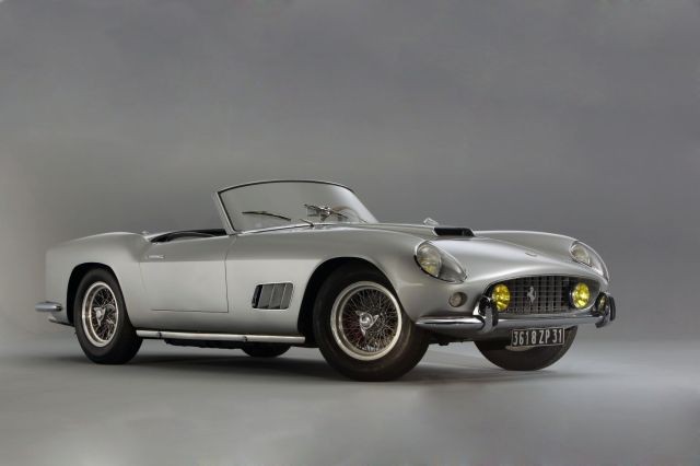 1959 Ferrari 250 GT California Spyder avec hard-top d'usine