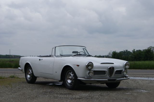 1968 (selon carte grise) ALFA ROMEO 2600 SPIDER TOURING AVEC HARD-TOP