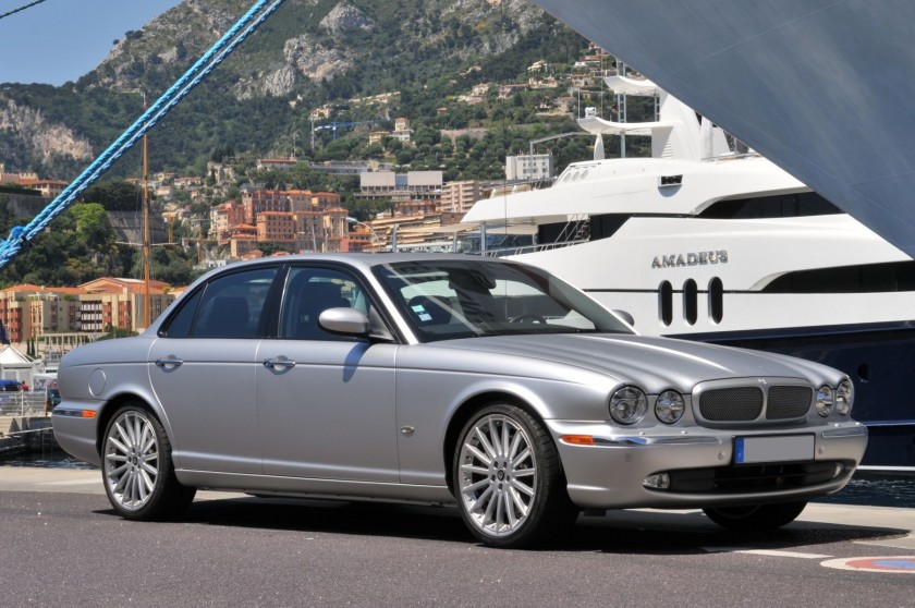 2006 JAGUAR XJR BERLINE Moins de 12 400 km d'origine