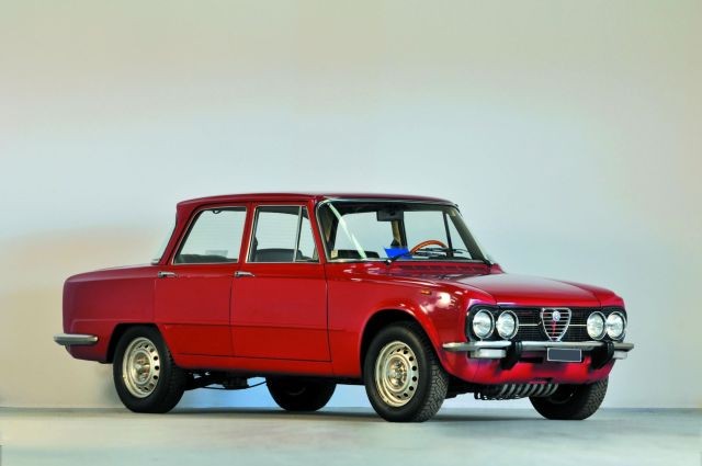 1975 Alfa Romeo Giulia Nuova Super berline