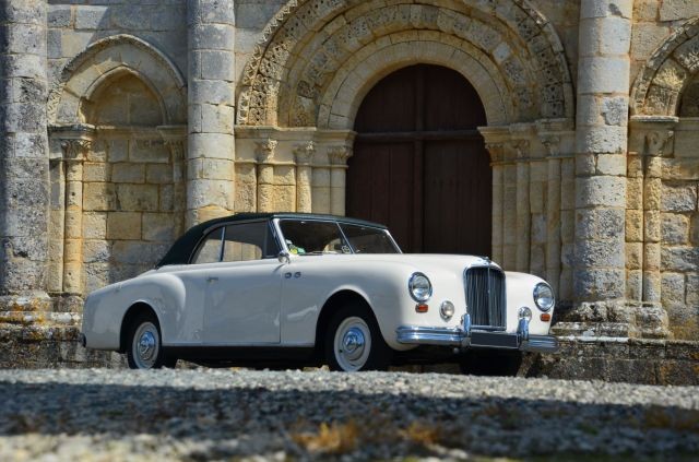 1953 Jaguar MkVII cabriolet Beutler prototype Salon de Paris