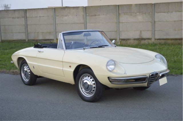 1967 Alfa Romeo 1600 Spider Duetto