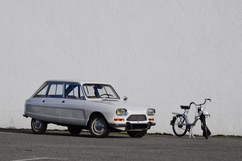 1969 CitroÃ«n Ami 8 Berline et un Solex