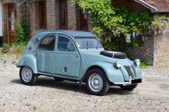 1963 CitroÃ«n 2 CV Sahara