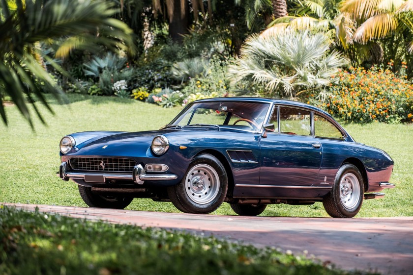 1967 Ferrari 330 GT 2+2 par Pininfarina