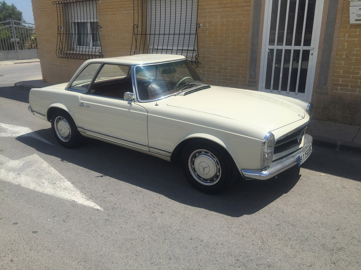 1967 Mercedes-Benz 250SL Pagoda