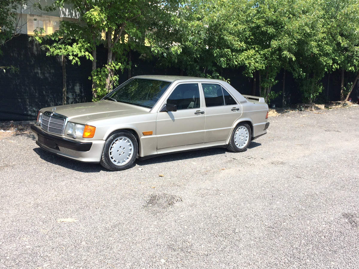 1985 Mercedes 190E 2.3 16V Senna livery