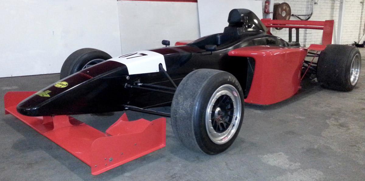 2000 Reynard ISSC race car – eligible for BOSS race series