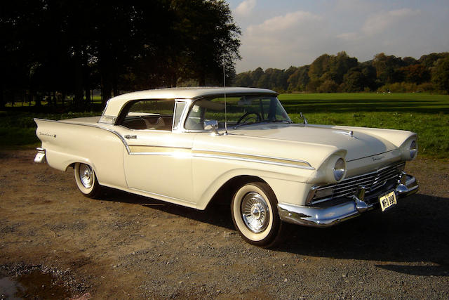 1957 Ford Fairlane 500 Skyliner Convertible