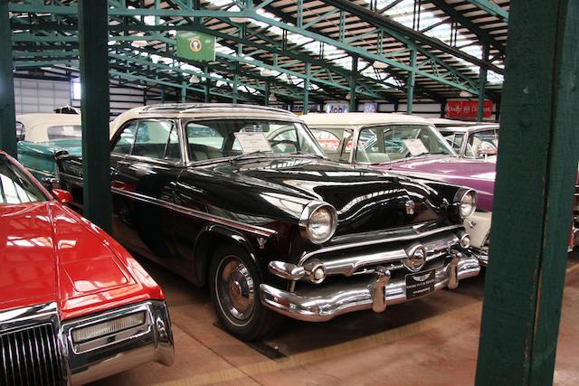 1954 Ford Crestline Skyliner