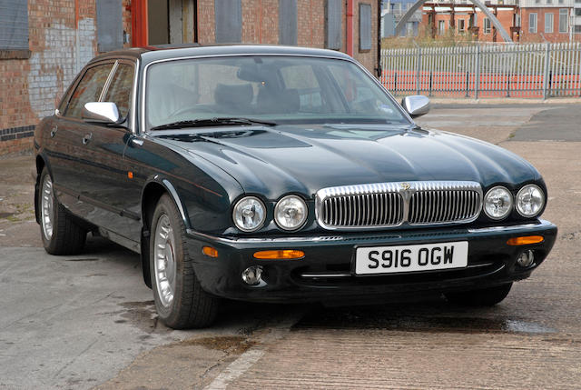 1998 Daimler V8 LWB Saloon