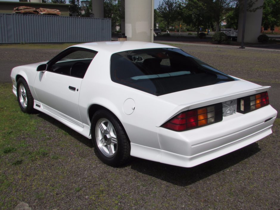 1992 Chevrolet Camaro 1LE/B4C 5-Speed