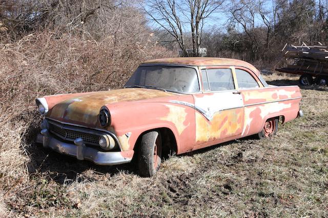 1955 Ford Fairlane Club Sedan