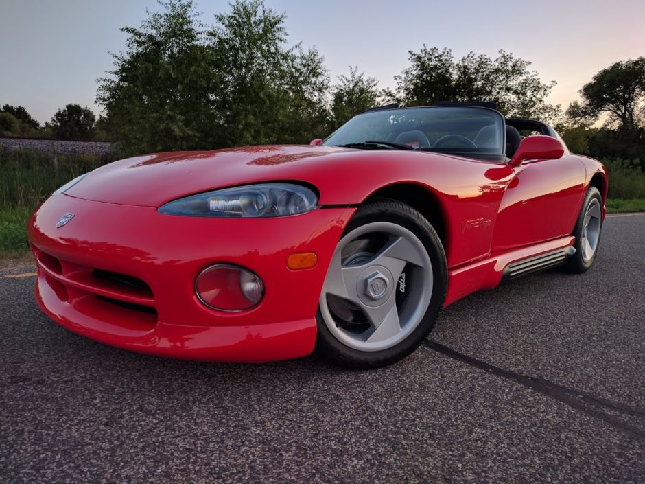 24-Mile 1994 Dodge Viper RT/10