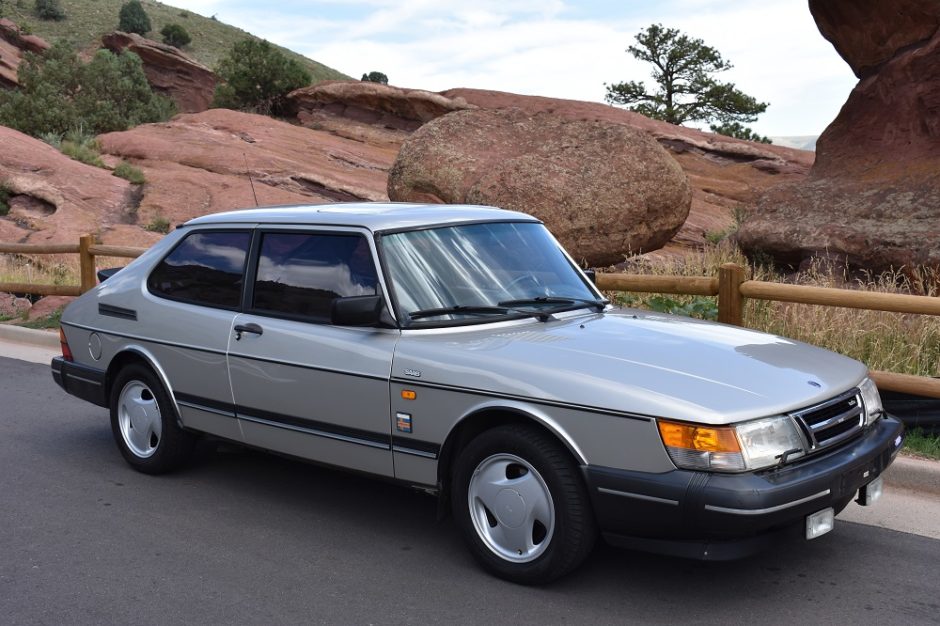 No Reserve: 1992 Saab 900 Turbo 5-Speed