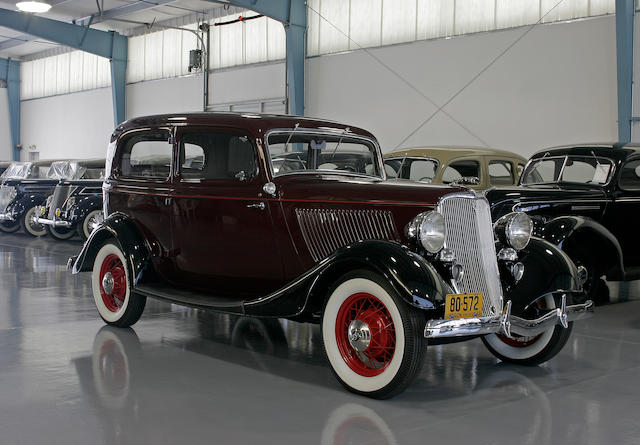 1933 Ford Model 40 Deluxe Tudor Sedan