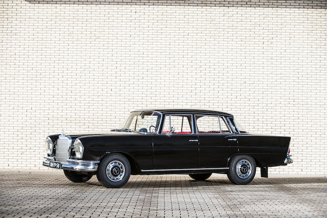 1961 Mercedes-Benz 220 S 'Heckflosse' Saloon