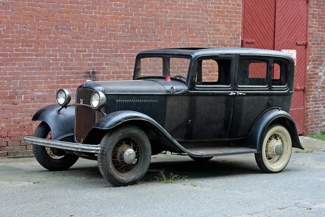 1932 Ford Model 18 Fordor Sedan