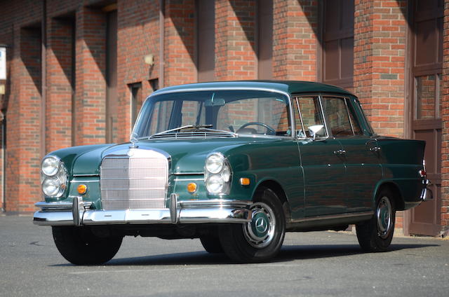 1968 MERCEDES-BENZ 230S Sedan