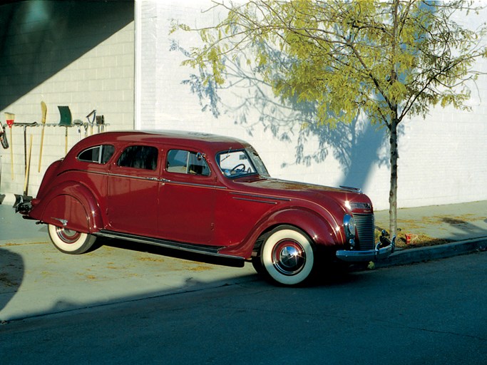 1937 Chrysler C-17 Imperial Airflow