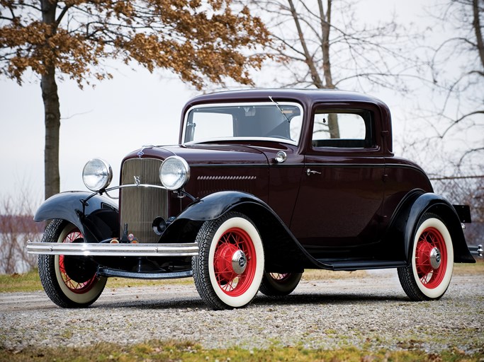 1932 Ford Model 18 DeLuxe Three-Window Coupe