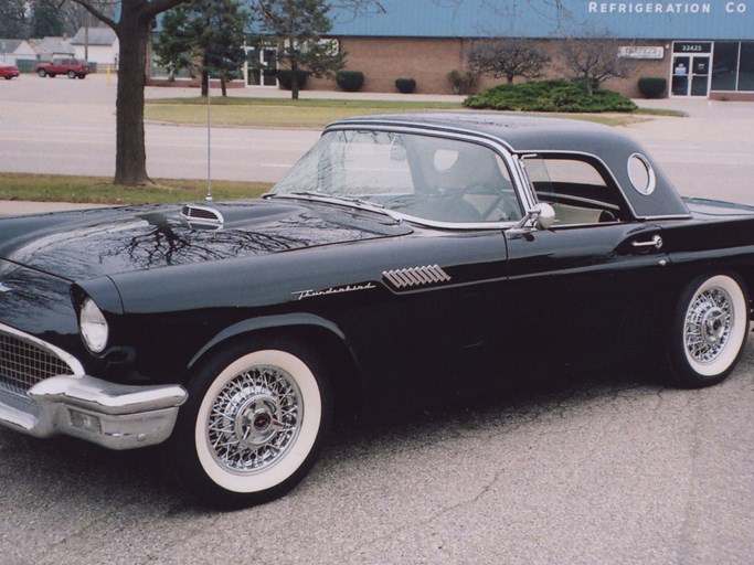 1957 Ford Thunderbird