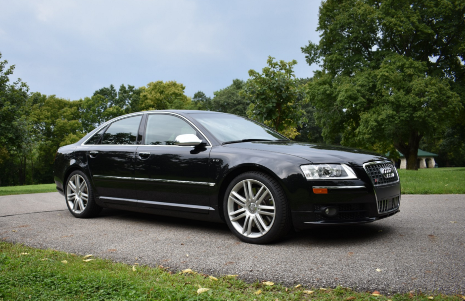 36K-Mile 2007 Audi S8 V10