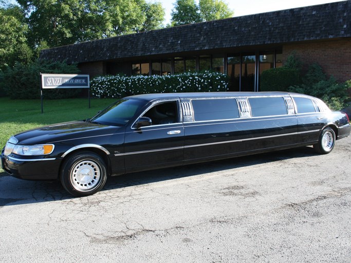 1998 Lincoln 10-Passenger Limousine