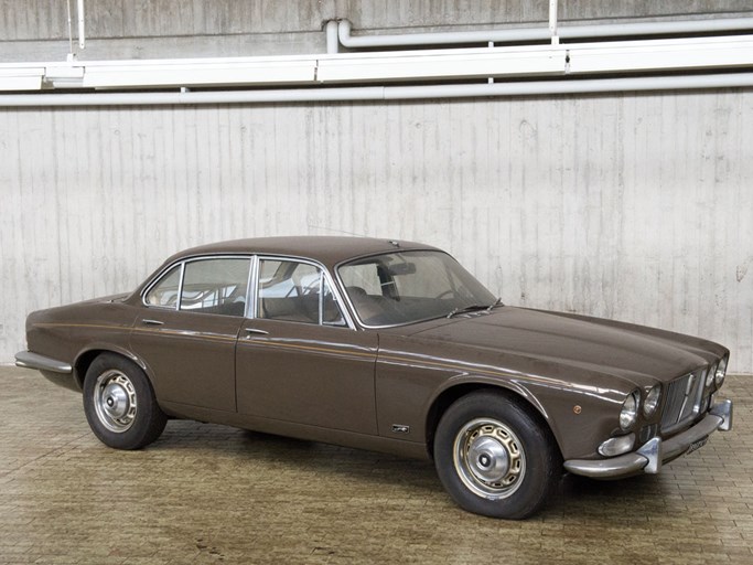 1972 Jaguar XJ12 SWB