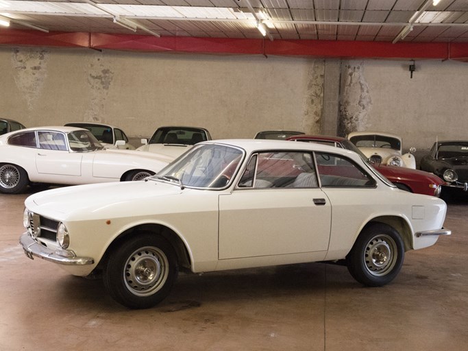 1973 Alfa Romeo Giulia GT 1600 Junior