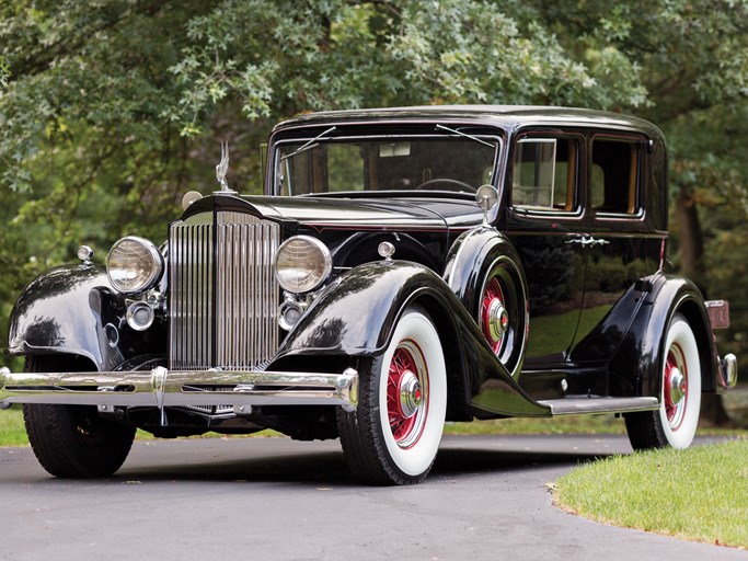 1934 Packard Super Eight Club Sedan