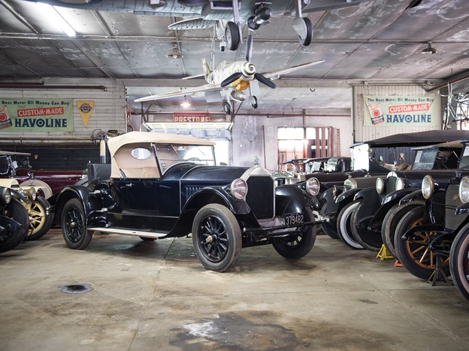 1925 Pierce-Arrow Model 33 Runabout